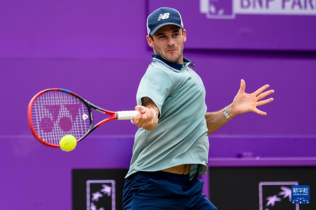 犹如闪电般 犹如闪电般