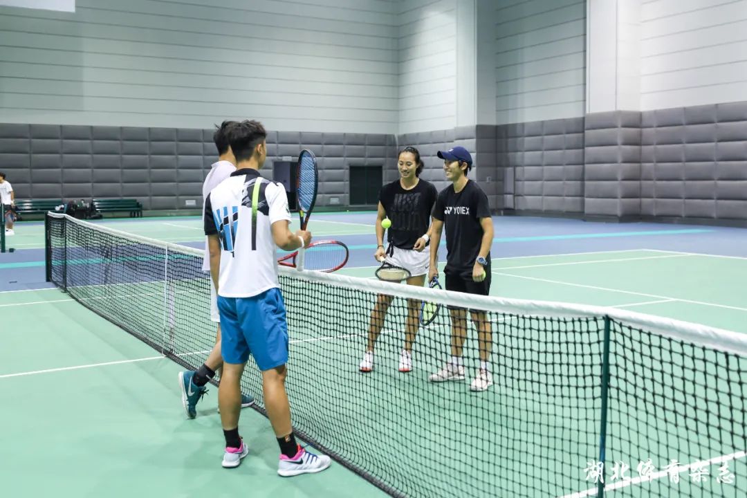 更加冷静地 更加冷静地